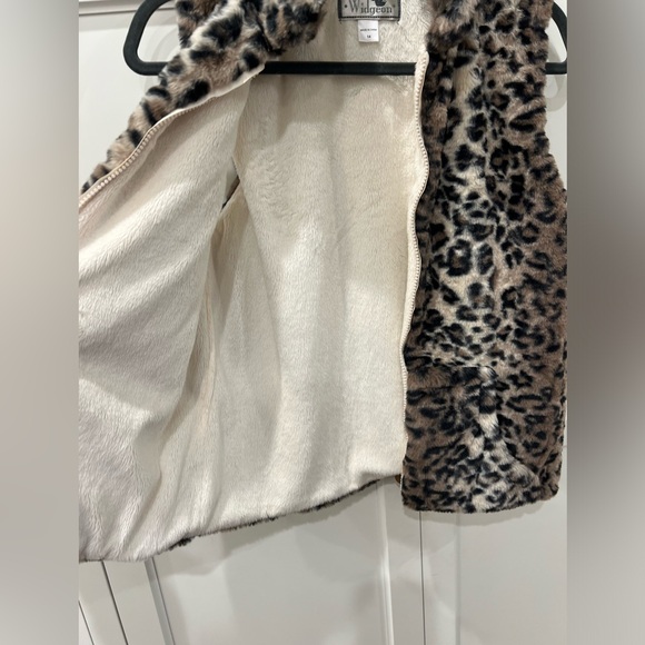 Kids Faux Fur Vest - size 14 - cheetah print - zipper - pockets - super soft - Picture 5 of 5